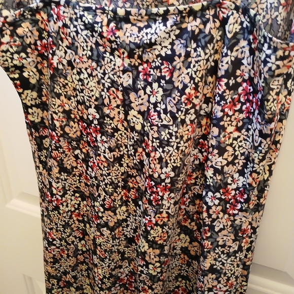 Slip Dress Dynamite - Picture 2 of 4